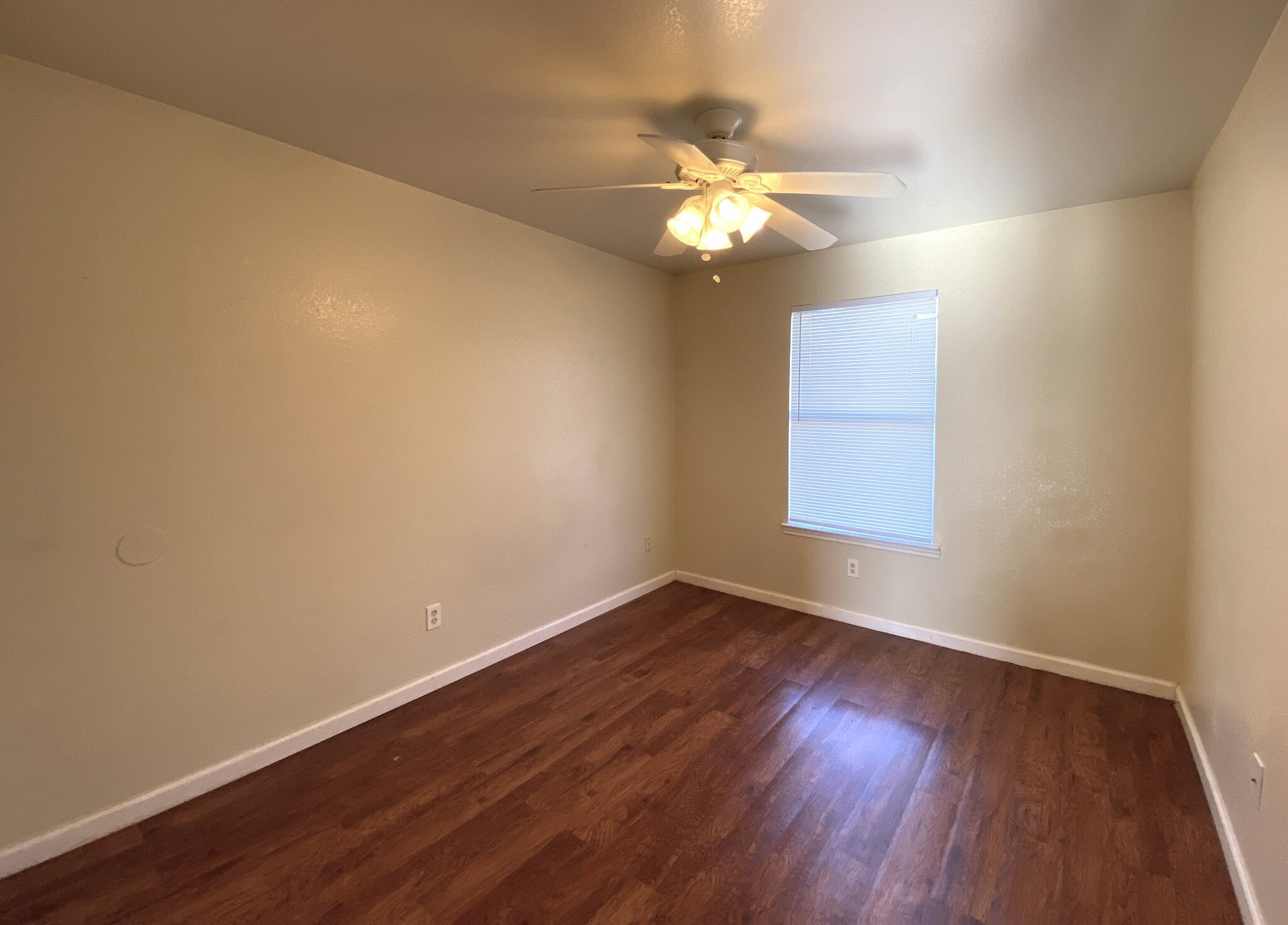 Building Photo - 1706 Windward Dr