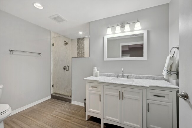 Building Photo - 3146 Valcour Dr
