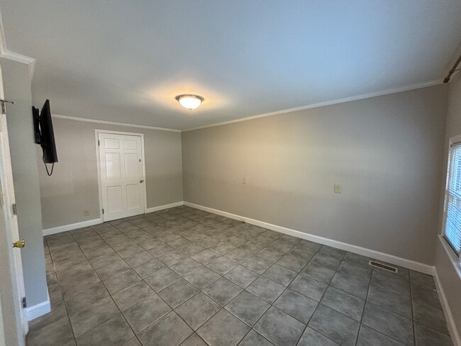 Building Photo - 3109 Clark Ave