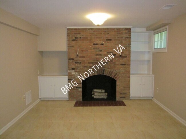 Building Photo - 1160 Wimbledon Dr