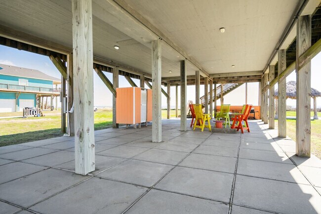 Building Photo - 975 Dolly St