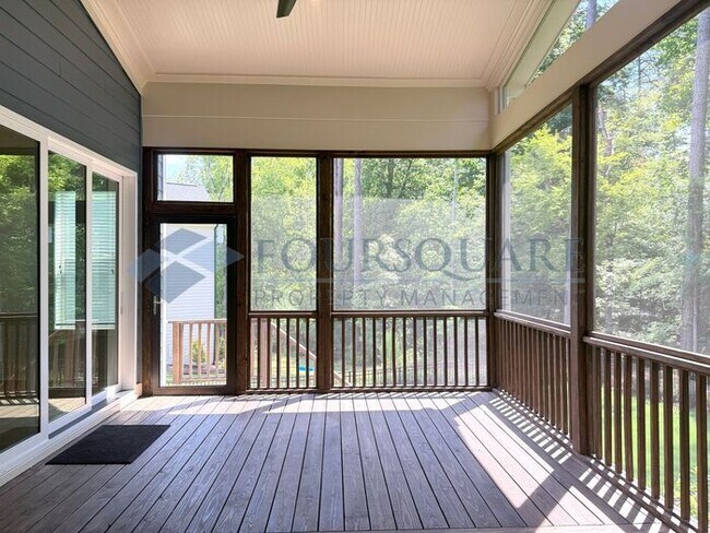 Building Photo - Beautiful  3-Bedroom Home with Loft, Screened Deck & Fenced Backyard – Convenient to Duke Univers...