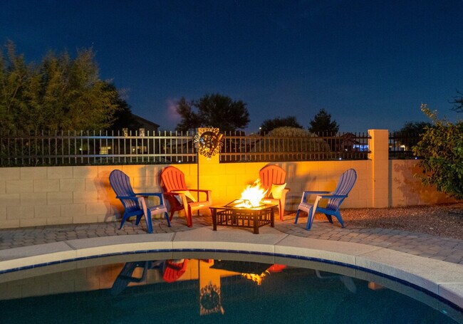 Building Photo - 1541 E Peregrine Trail