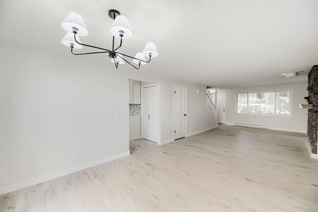 Building Photo - 14115 Admiralty Way