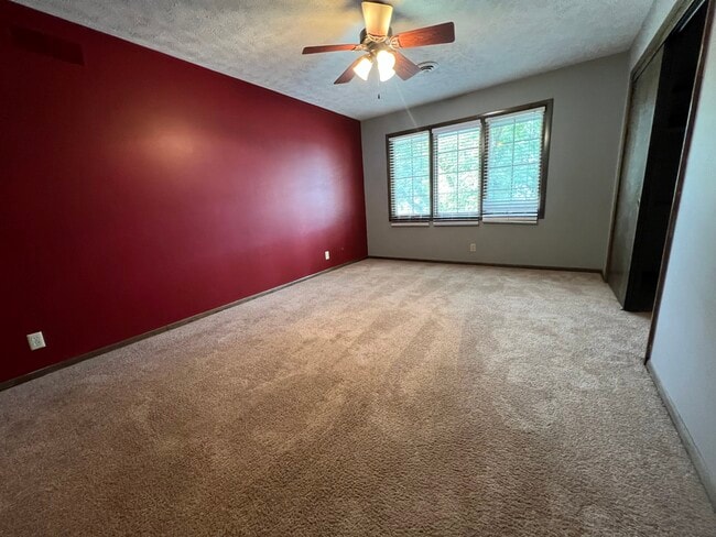 Building Photo - 5034 Meredeth St