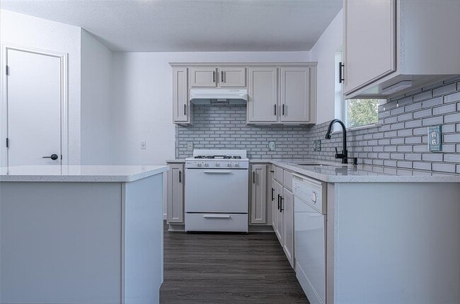 Building Photo - 1106 Stanislaws Dr