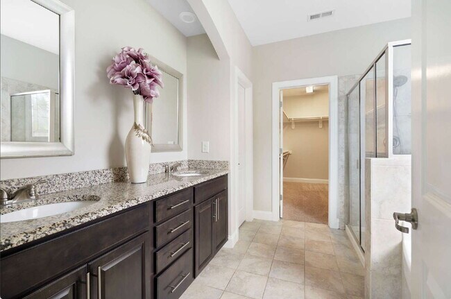 Building Photo - Luxurious 4-Bedroom Retreat with Third Floor Bonus Room & Fenced-in Backyard