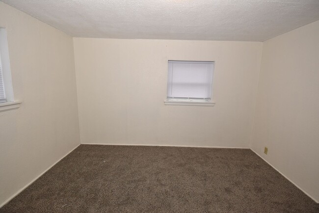Building Photo - 1311 Montgomery Rd