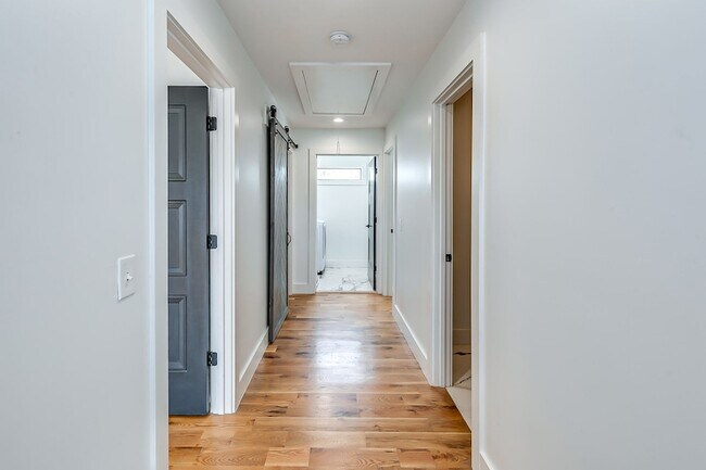 Building Photo - 1710 Nassau St