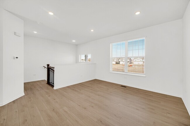 Building Photo - 25718 W Yorkshire Dr