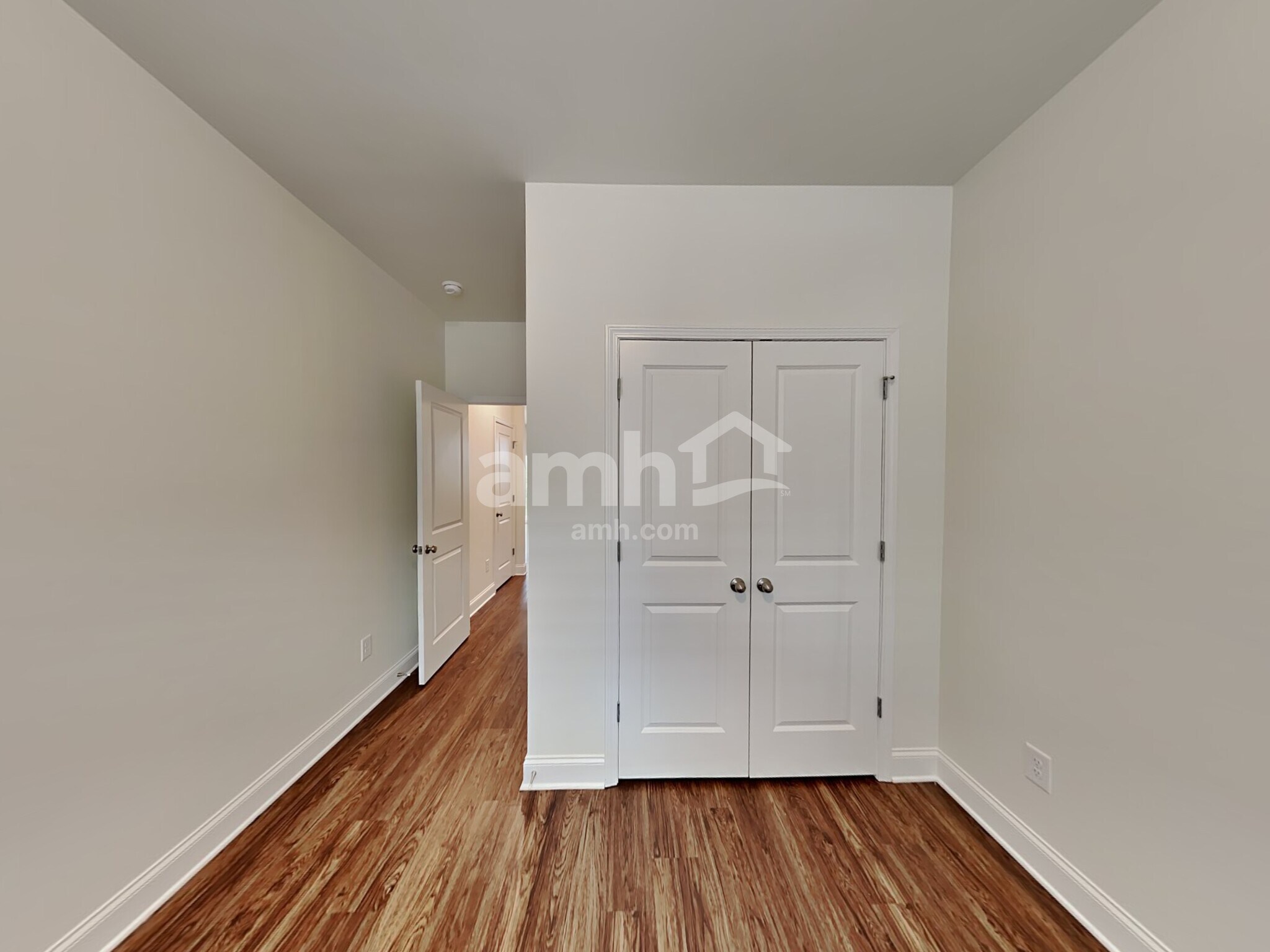 Building Photo - 597 Slew Dr