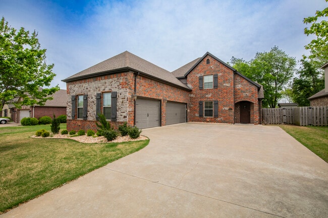 Building Photo - 3601 SW Willowbrook Rd