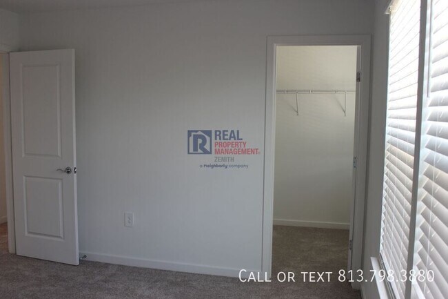 Building Photo - 11225 Sycamore Glen Loop