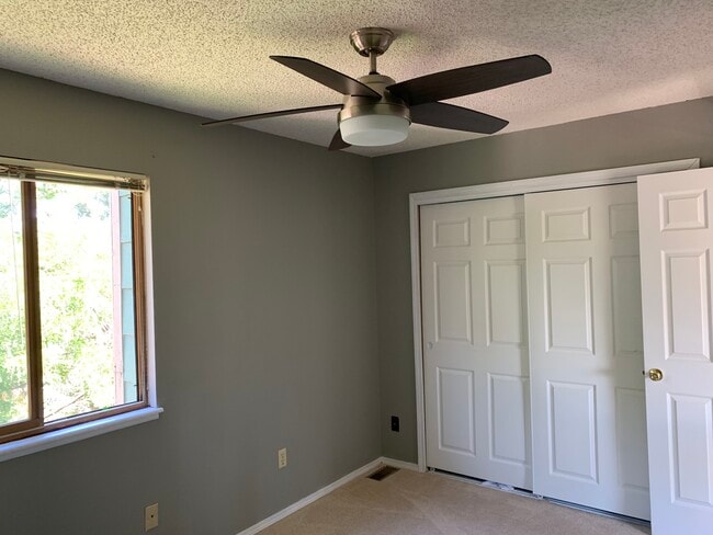 Building Photo - 3340 Richmond Dr