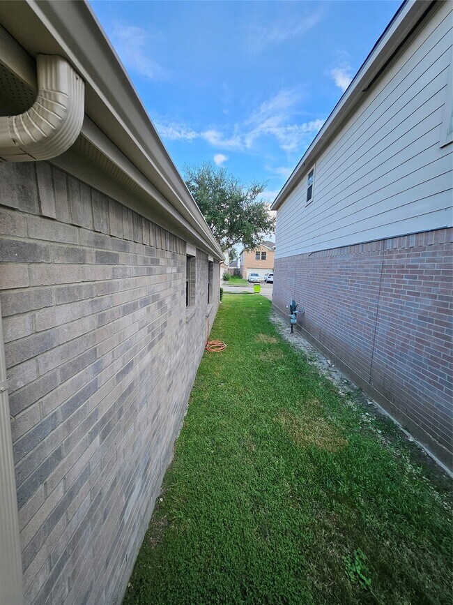 Building Photo - 1130 Concord Pl