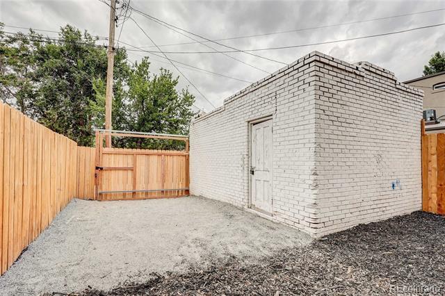 Building Photo - 1036 W 9th Ave