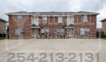 Building Photo - 5805 Redstone Dr