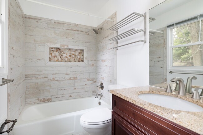 Building Photo - 207 Ridge Springs Ln