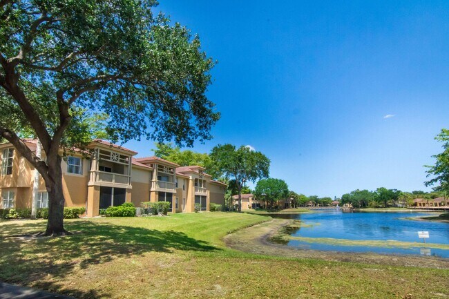 Building Photo - 4855 Via Palm Lakes
