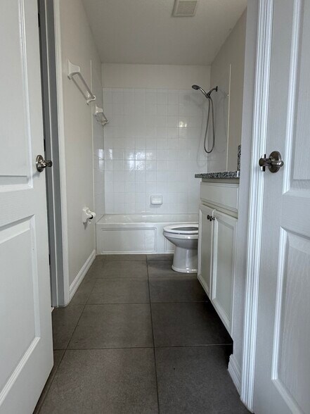 Building Photo - 600 Northern Way