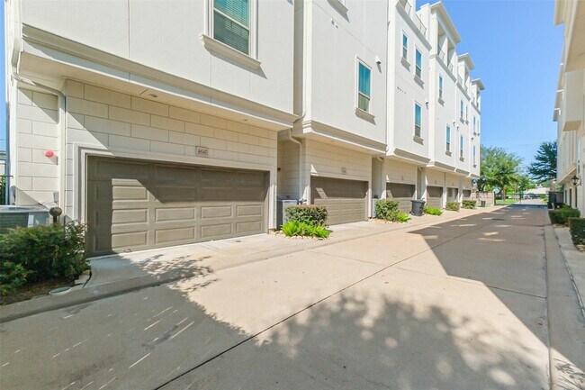 Building Photo - 4015 Lillian St