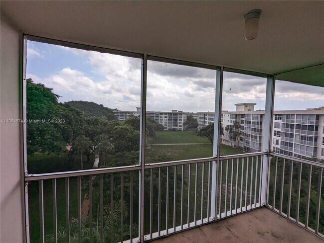 Building Photo - 2600 S Course Dr