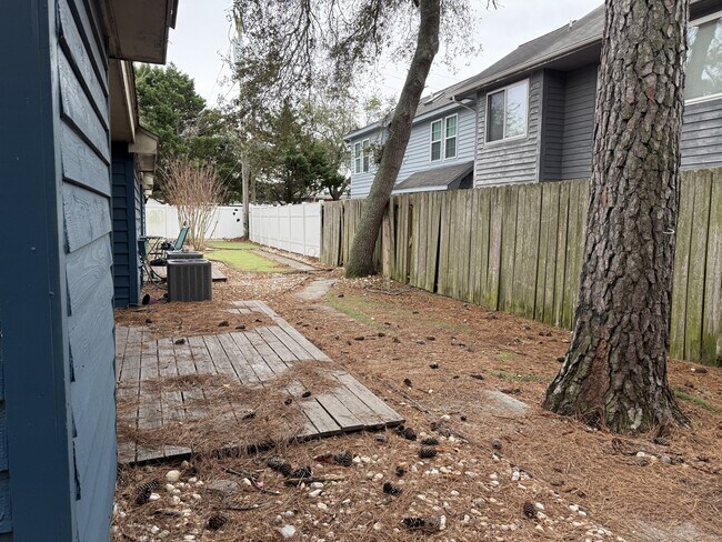 Building Photo - 505 63rd Ave N