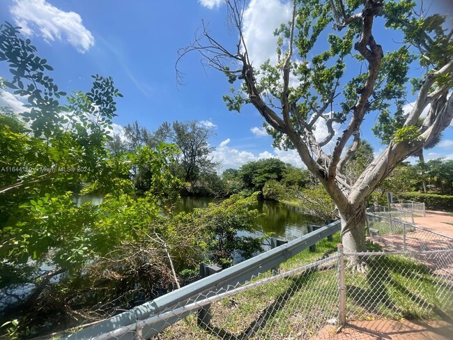 Building Photo - 1200 NE Miami Gardens Dr