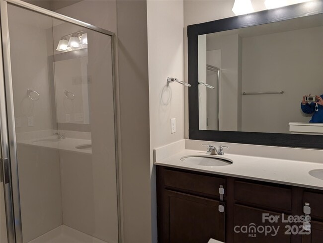 Building Photo - 2706 Tranquil Oak Pl