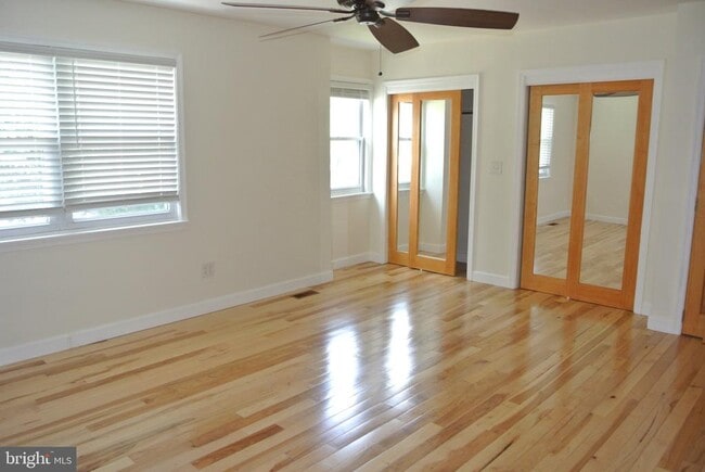 Building Photo - 6 Cobblestone Dr