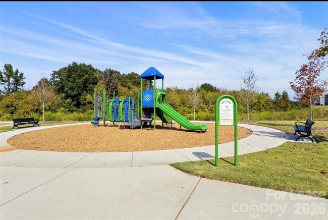 Building Photo - 1354 Harleston St