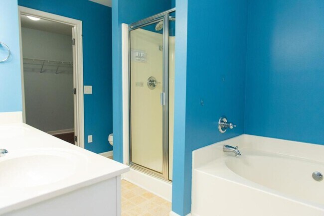 Building Photo - 2505 Arnold Mill Rd NW