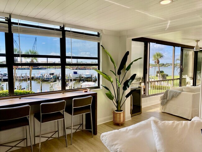 Building Photo - 1648 Jupiter Cove Dr