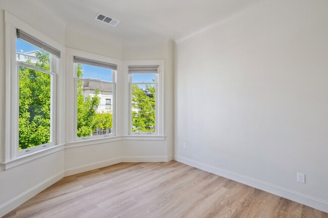 Building Photo - 530-532 Castro Street