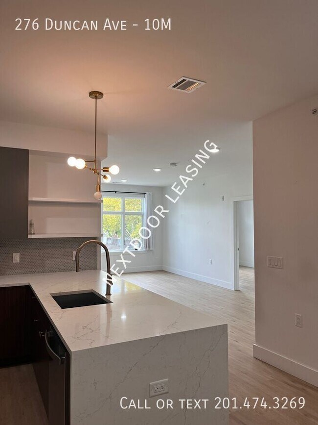 Building Photo - 276 Duncan Ave