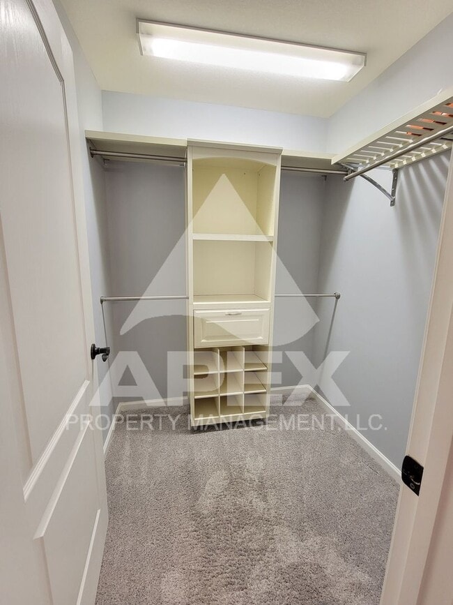 Building Photo - West Knoxville – Beautifully upgraded - 3 Bd/2.5 Single Family Home in Hampton Court Subdivision!!