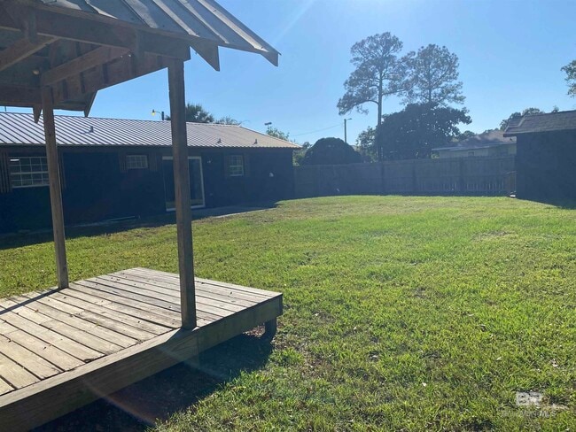 Building Photo - 20095 Dotson St