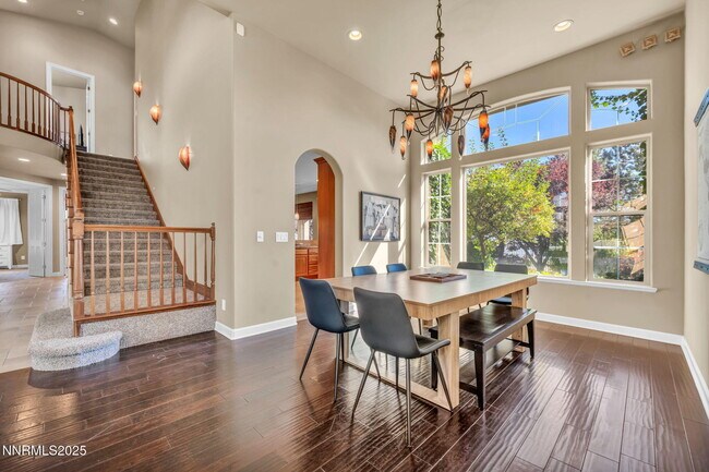 Building Photo - 1520 Taos Ln