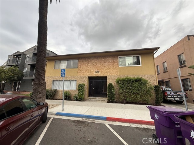 Building Photo - 723 Elm Ave