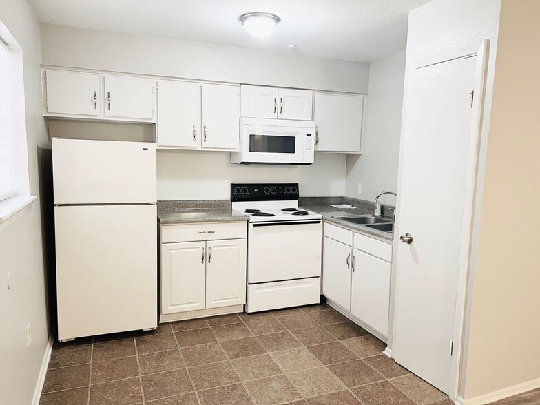 Interior Photo - Pied Piper Apartments (Studio/1 Bath)