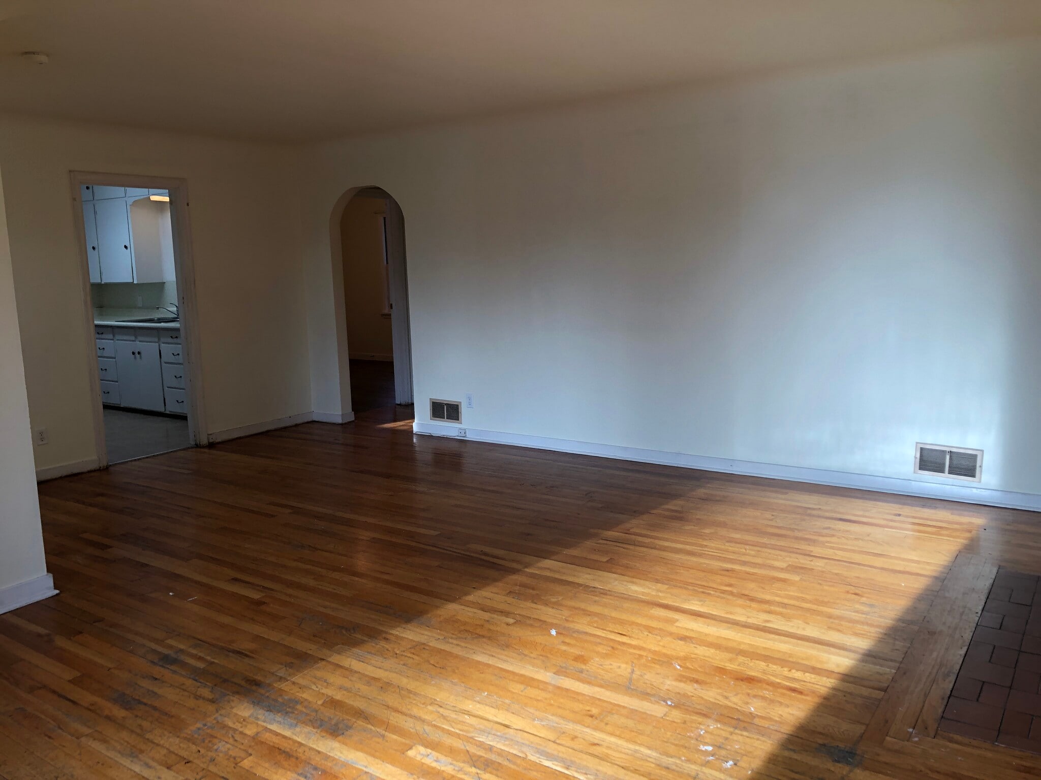 Building Photo - 1200 NE McGee St