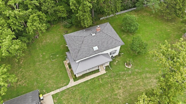 Building Photo - 10200 Grandview Rd