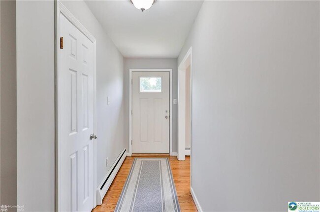 Building Photo - 3030 W Woodlawn St
