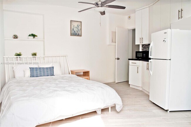 Primary Photo - 4105 N Ocean Dr