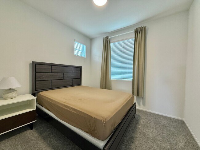 Building Photo - Beautiful 3bd/3bath home