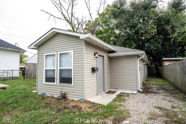 Building Photo - 955 N Traub Ave