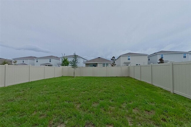 Building Photo - 8670 SW 43rd Ter