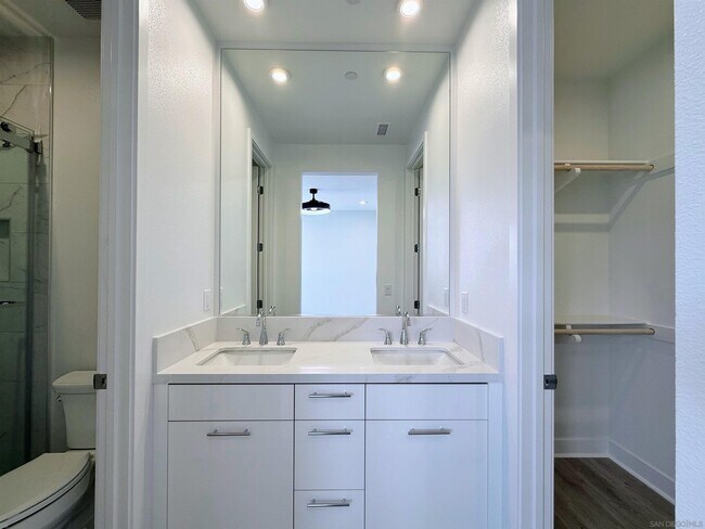 Building Photo - 2630 Everly Dr