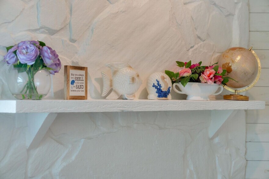 Building Photo - 555 S Gulf Dr