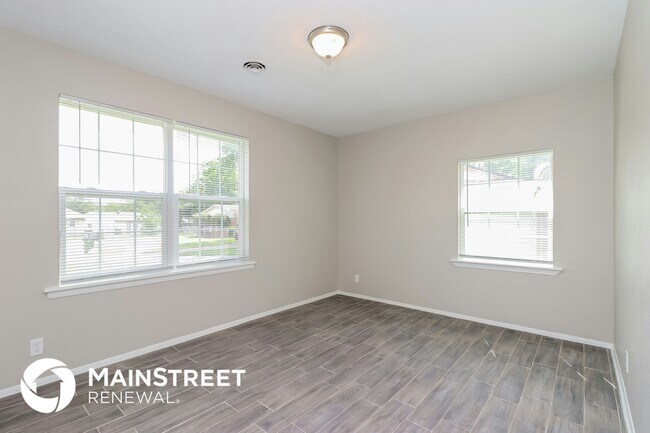 Building Photo - 408 E Inwood Dr